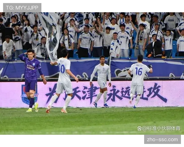 申花逆转印证板凳深度，斯卢茨基换人激活中场进攻